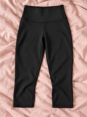 High-Waist Black Athletic Cropped Leggings